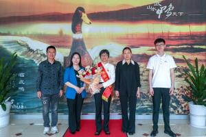 匠心筑夢 質(zhì)量為本丨舜華鴨業(yè)質(zhì)量總監(jiān)陳針菊榮獲“湖南省勞動(dòng)模范”稱號